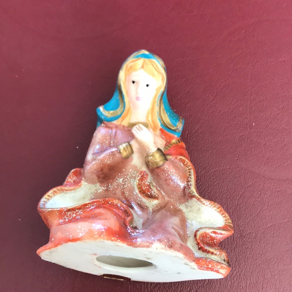 Porcelain Nativity Set - Picture 4 of 14